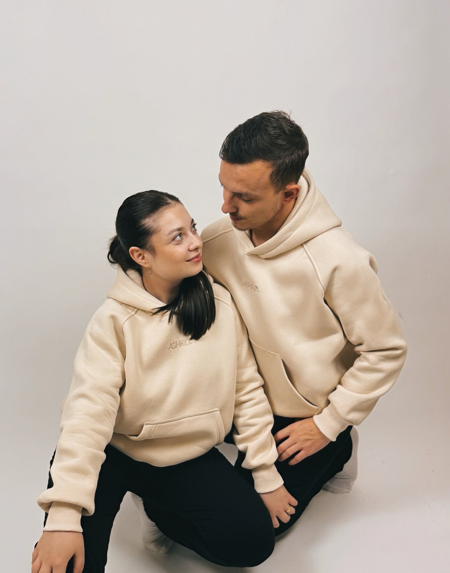 CREME ESSENCE HOODIE