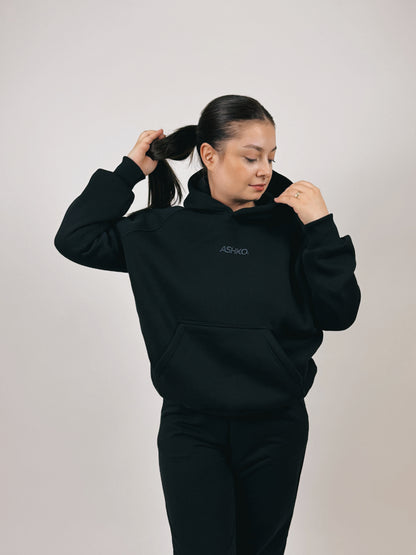 SCHWARZER ESSENCE HOODIE