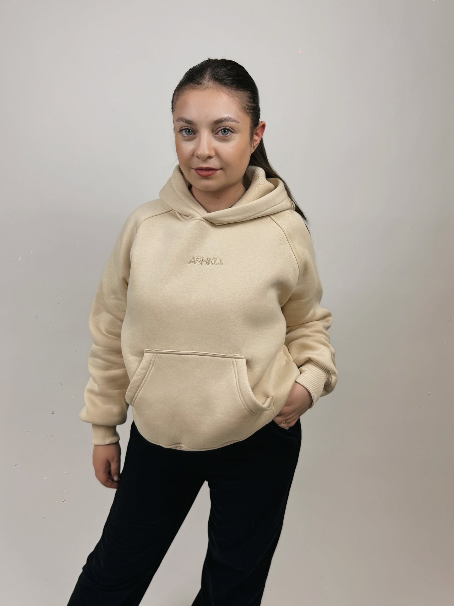 CREME ESSENCE HOODIE